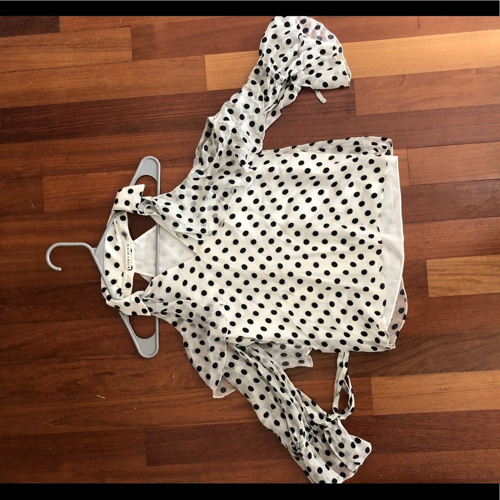 Alice and Olivia cold shoulder top